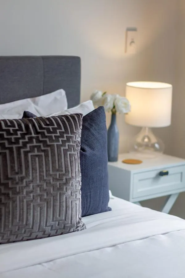 Апартаменты Tuam Street Treasure- 2 Bed 2 Bath Крайстчёрч Новая Зеландия