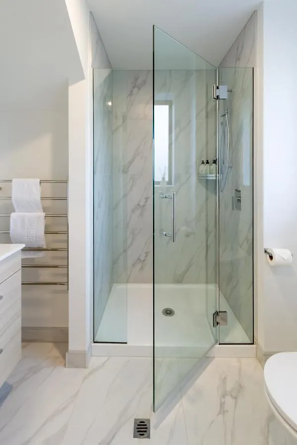 Апартаменты Tuam Street Treasure- 2 Bed 2 Bath Крайстчёрч Новая Зеландия